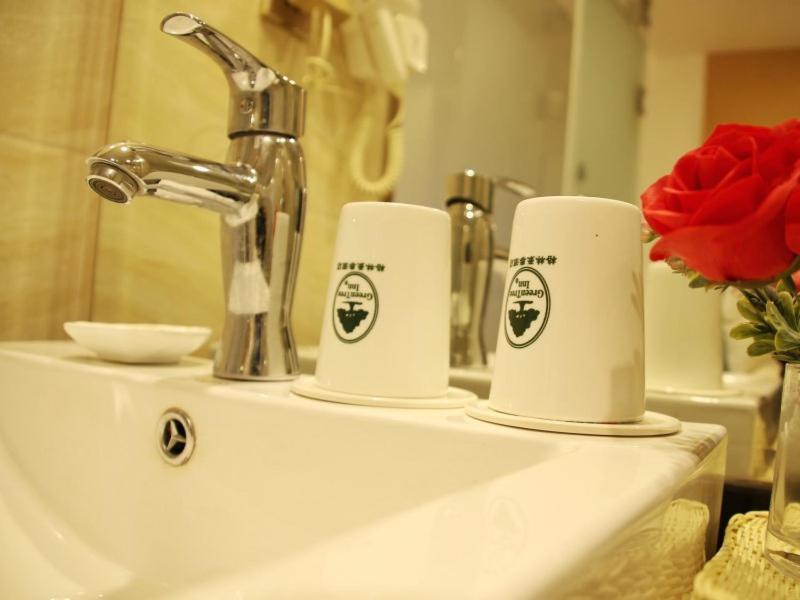 Greentree Inn Zhejiang Ningbo South Railway Station Express Hotel Buitenkant foto