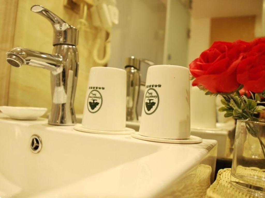 Greentree Inn Zhejiang Ningbo South Railway Station Express Hotel Buitenkant foto