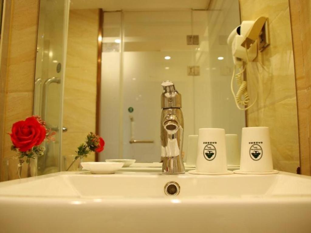 Greentree Inn Zhejiang Ningbo South Railway Station Express Hotel Buitenkant foto